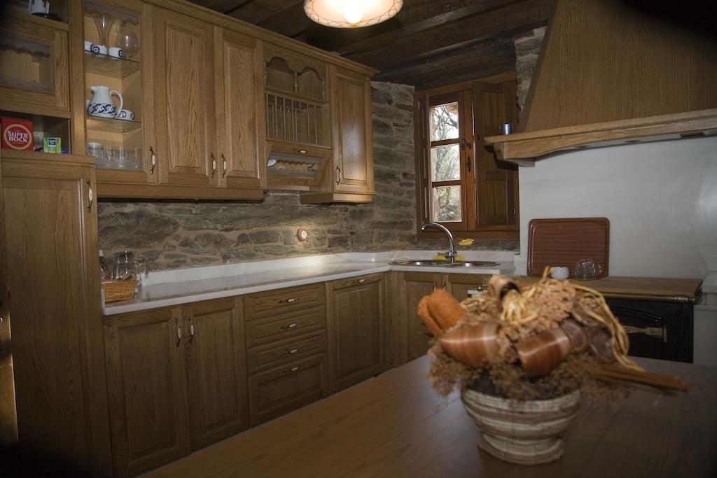 Casa Bouza Guest House Becerrea Room photo
